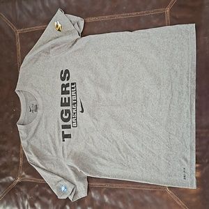 Nike University of Missouro Basketball shirt